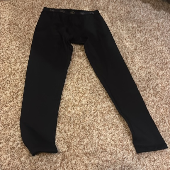 Base layer kids black size 8 All in Motion - Picture 5 of 5